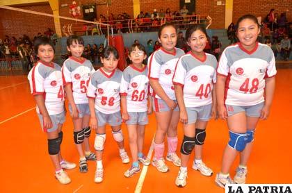 El equipo de Upal, en Mini niñas, es protagonista del torneo