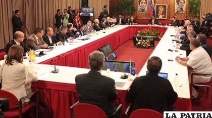 Inicia la tercera reunión entre gobierno y oposición en Venezuela