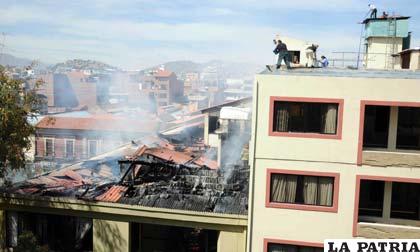 Incendio en oficinas de la Contraloría en Cochabamba
