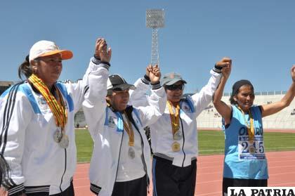 El equipo de Oruro en postas 4 x 400 