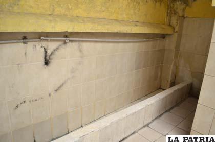 El baño del colegio Ignacio León en pésimas condiciones