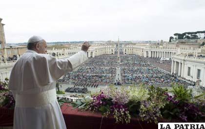 Papa Francisco en el Domingo de Resurrección pidió por los cristianos perseguidos