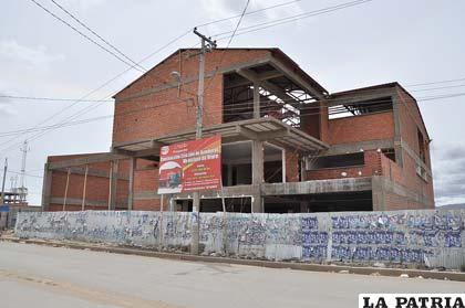 El edificio se construye en la avenida Tacna
