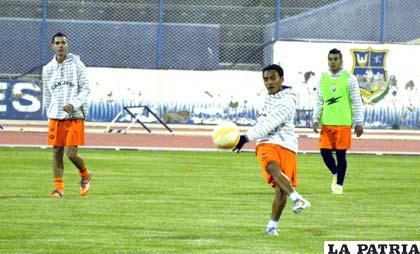 San José culminó sus entrenamientos anoche en el estadio “Bermúdez”