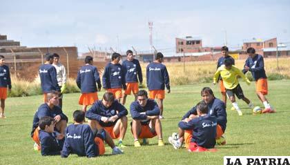 El entrenamiento del cuadro “santo” no se desarrolló con regularidad