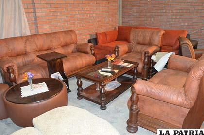 Diversos tipos de muebles ofrecen en la Expomueble