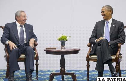 Encuentro entre los presidentes de Estados Unidos Barack Obama y de Cuba, Raúl Castro