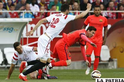 La acción del partido en el cual Sevilla y Barcelona empataron 2-2