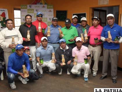 Los ganadores del torneo nacional de golf