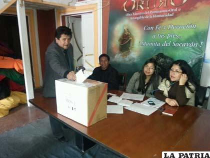 Durante la anterior votación de los artistas en Oruro