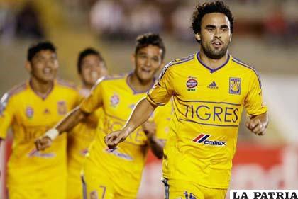 Enrique Esqueda le hizo tres goles a Juan Áurich