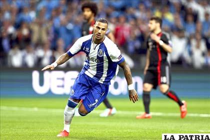 Doblete de Ricardo Quaresma para el triunfo del Oporto