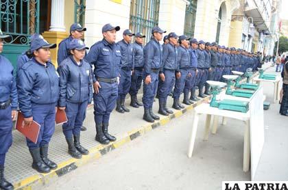 El jefe de Defensa al Consumidor respalda la labor de los guardias municipales