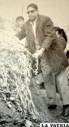 Elías Delgado durante una ch’alla al sapo