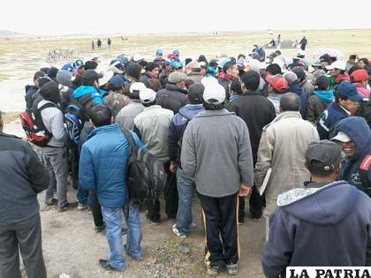 Varias personas se congregaron para tomar terrenos ajenos