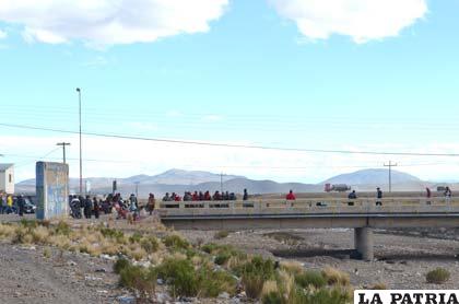 Una vista de la población de Caracollo