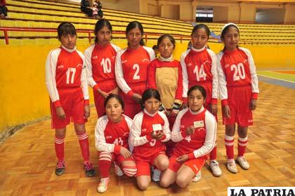 Equipo de la escuela Kantuta 2 es protagonista en la primera fase en los Juegos Plurinacionales