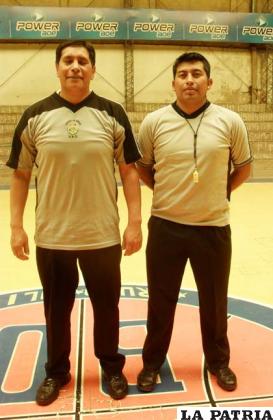 Carlos Gutiérrez y Daniel Vega, árbitros orureños de básquetbol