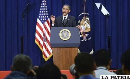 Obama en conferencia de prensa donde asumió lo ocurrido con dos rehenes