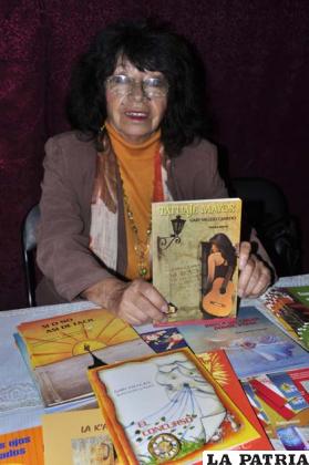 Gaby Vallejo dio una conferencia en la Escuela Superior de Maestros
