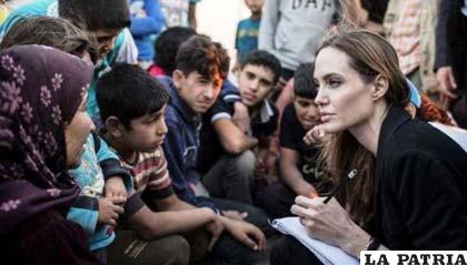 Angelina Jolie y los niños sirios