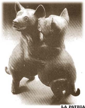 Representación en cerámica sobre simbolismo religioso al perro nativo