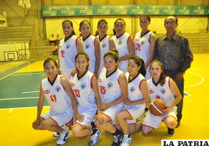 Alemán es líder e invicto en el torneo del baloncesto