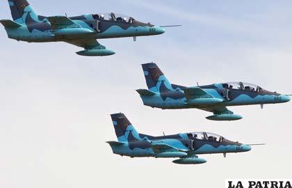 Los aviones de entrenamiento avanzado HAIG K-8VB de la Fuerza Aérea