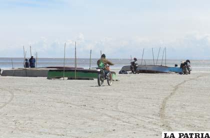 Pesqueros del lago Poopó se quedaron sin fuente de trabajo