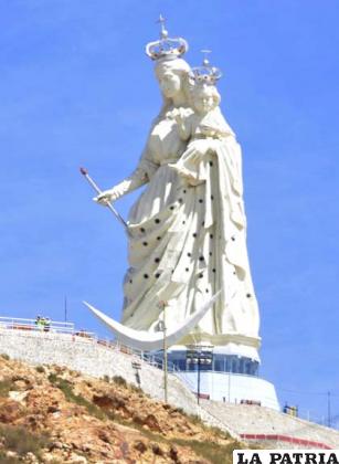 Monumento a la Virgen del Socavón