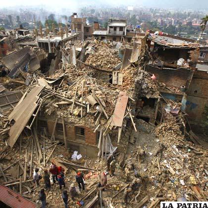 Destrucción total después del terremoto en Nepal