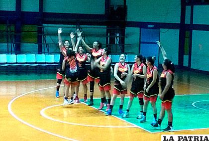 El equipo de Alemán que se presentó anoche en el valle