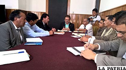El director del Segip y el alcalde en la reunión que sostuvieron en días precedentes