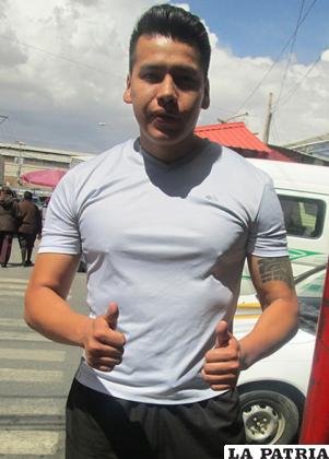 Mauricio Tola