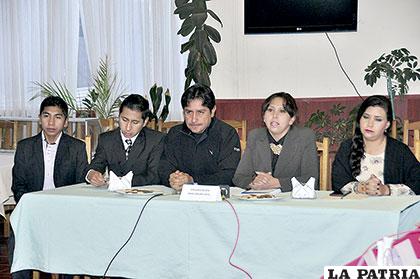 Organizadores del certamen de belleza Miss Oruro 2016