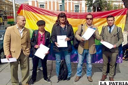 Activistas LGBT piden la máxima pena para asesino
