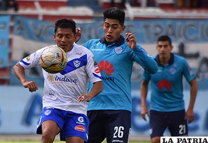 Reyes intenta burlar la marca de Saavedra /APG