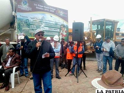 Alcalde inicia obras de pavimento para calles adyacentes a la nueva Terminal de Buses /GAMO