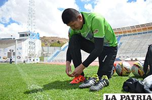 Utiliza zapatillas adecuadas para entrenar y para jugar