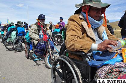 La marcha de discapacitados, que exigen un bono mensual de 500 bolivianos /Archivo