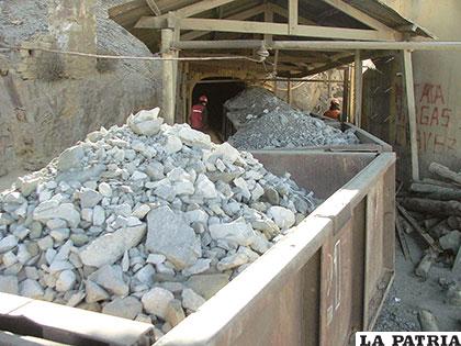Lo más grave de la restructuración minera, es el sostenimiento de una parte de la minería estatal. El caso necesita medidas heroicas