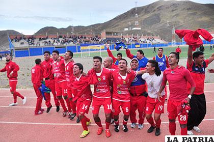 El festejo de los jugadores de Guabirá por la clasificación a la final