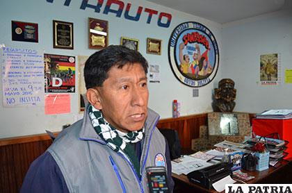 El dirigente de Sintrauto, Freddy Mendoza, no acepta el 4% de incremento salarial propuesto por el Gobierno