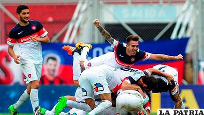 La alegría de los jugadores de San Lorenzo