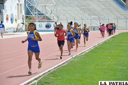 Jornada alentadora para los atletas de Huanuni