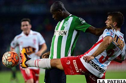 Atlético Nacional y Huracán se enfrentaron en la fase de grupos, ahora lo harán en octavos
