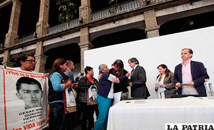 Finaliza trabajo de expertos de CIDH en el caso Iguala, tras investigar por un año la desaparición de 43 
estudiantes mexicanos /servidornoticias.com