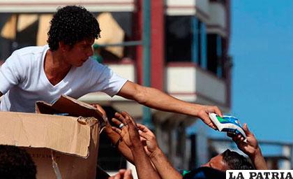 La ayuda no tardó en llegar a Ecuador tras el terremoto que dejó miles de damnificados y centenas de muertes /latribuna.hn