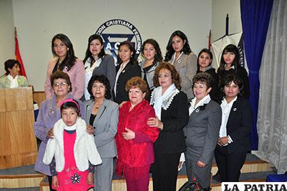 Posesión de nuevas socias de la Asociación Cristiana Femenina