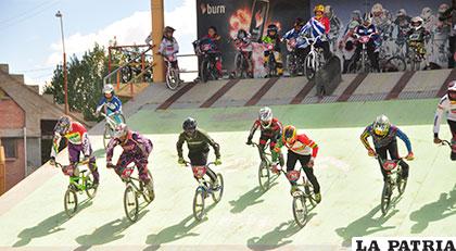 Los deportistas orureños se prepararon adecuadamente para participar en el nacional